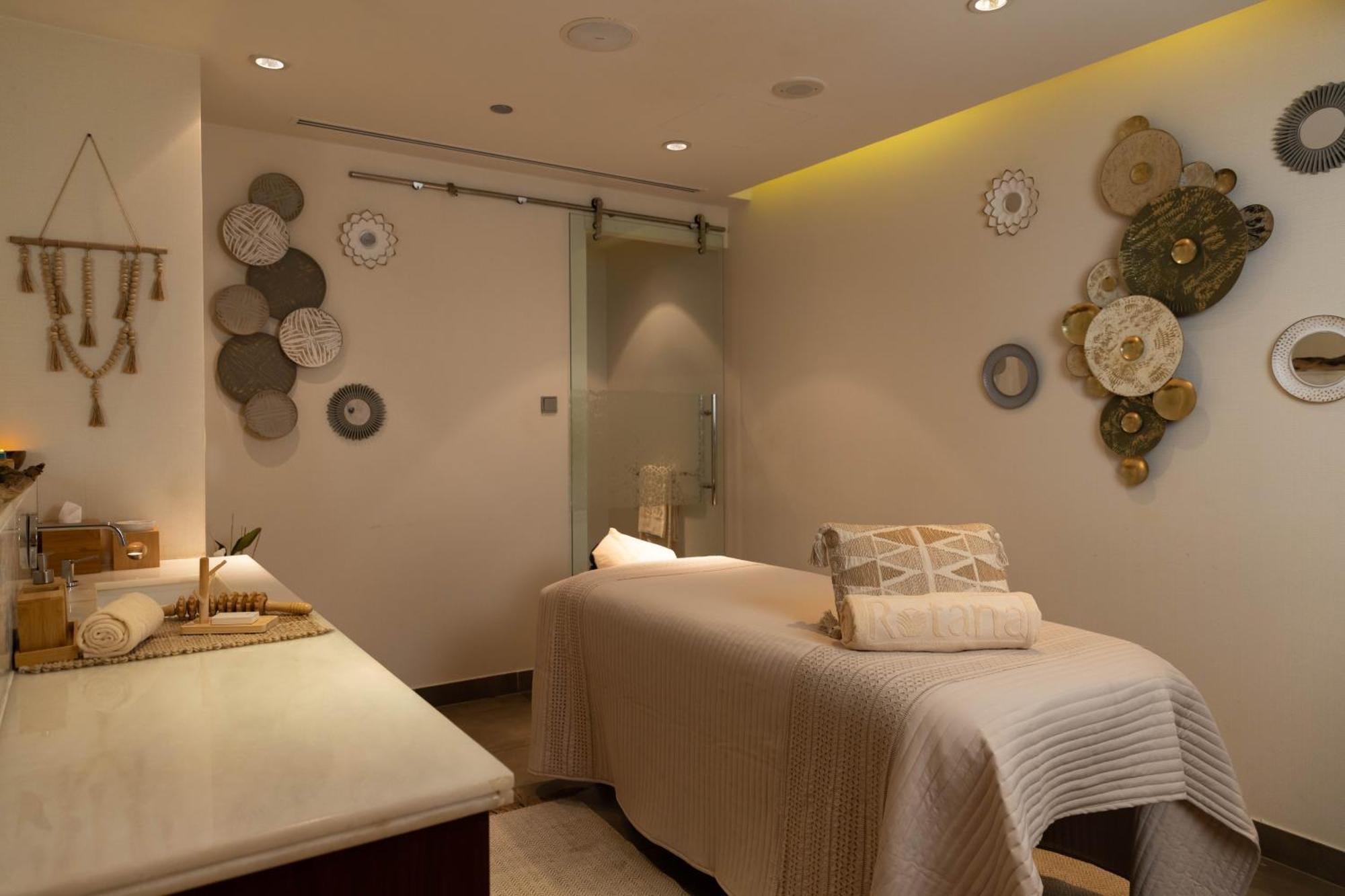 시티 센터 로타나 도하 외부 사진 A treatment room at the spa