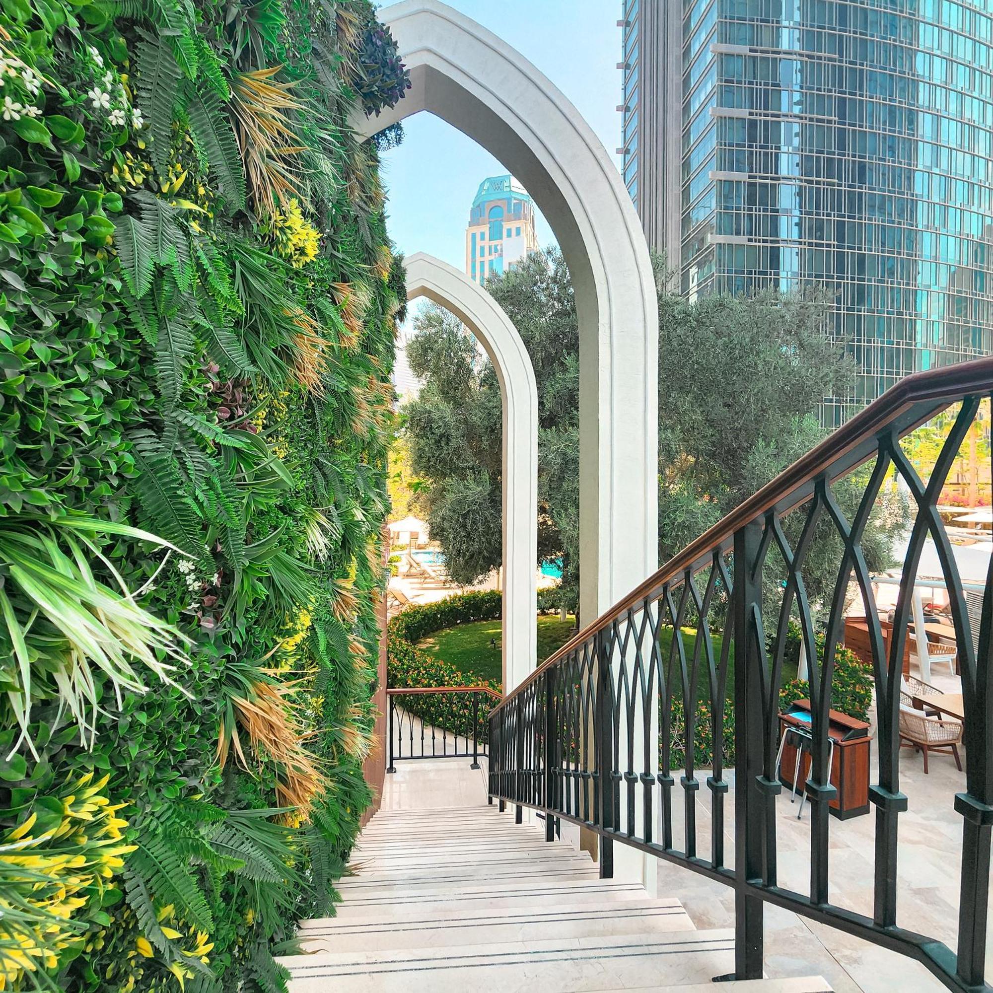 시티 센터 로타나 도하 외부 사진 The Green Wall at the Four Seasons Hotel, Los Angeles