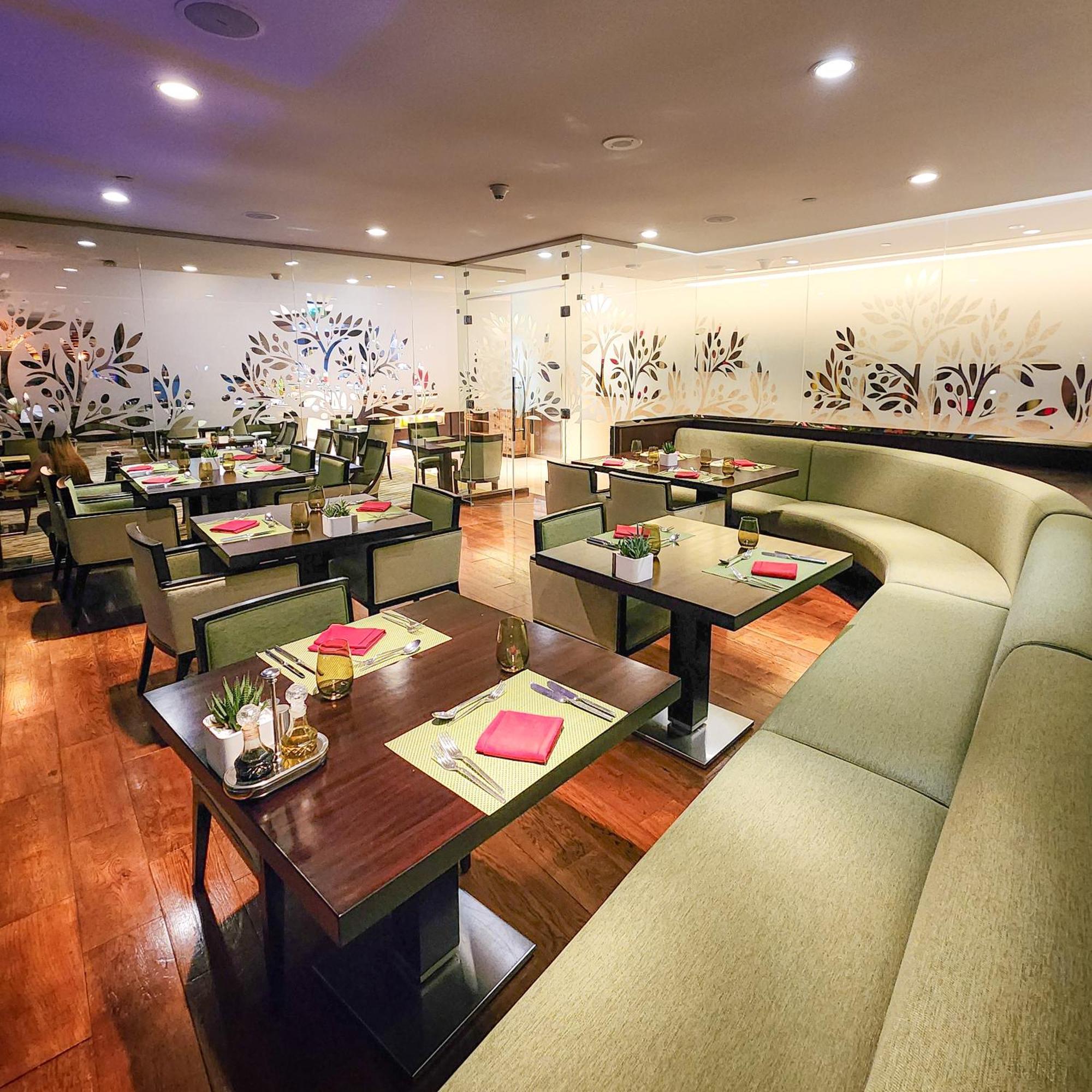 시티 센터 로타나 도하 외부 사진 The interior of the restaurant