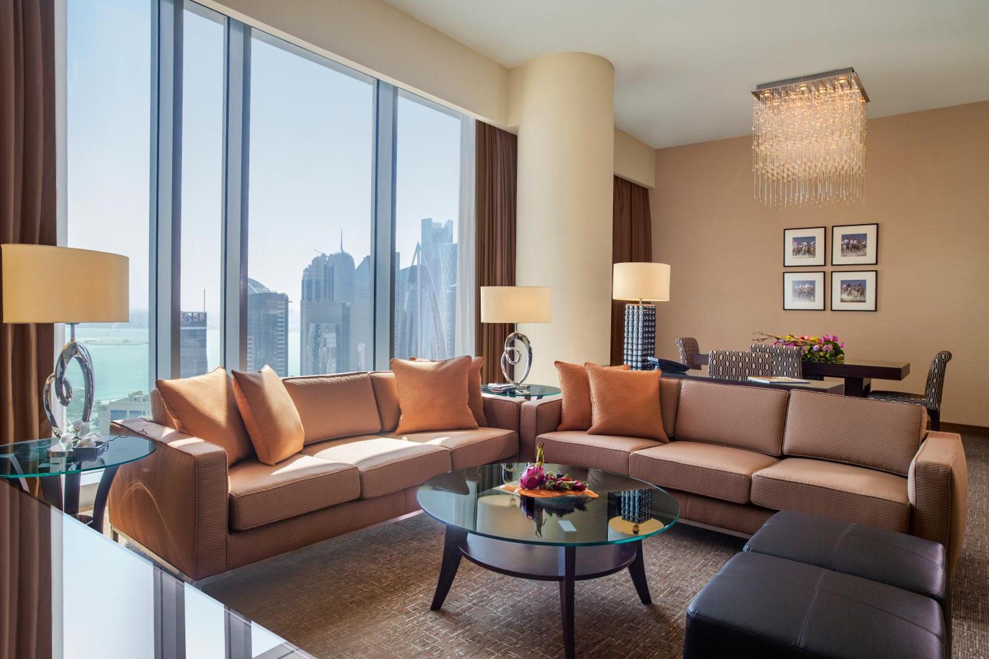 시티 센터 로타나 도하 외부 사진 A living room in a suite at the Ritz-Carlton, DIFC
