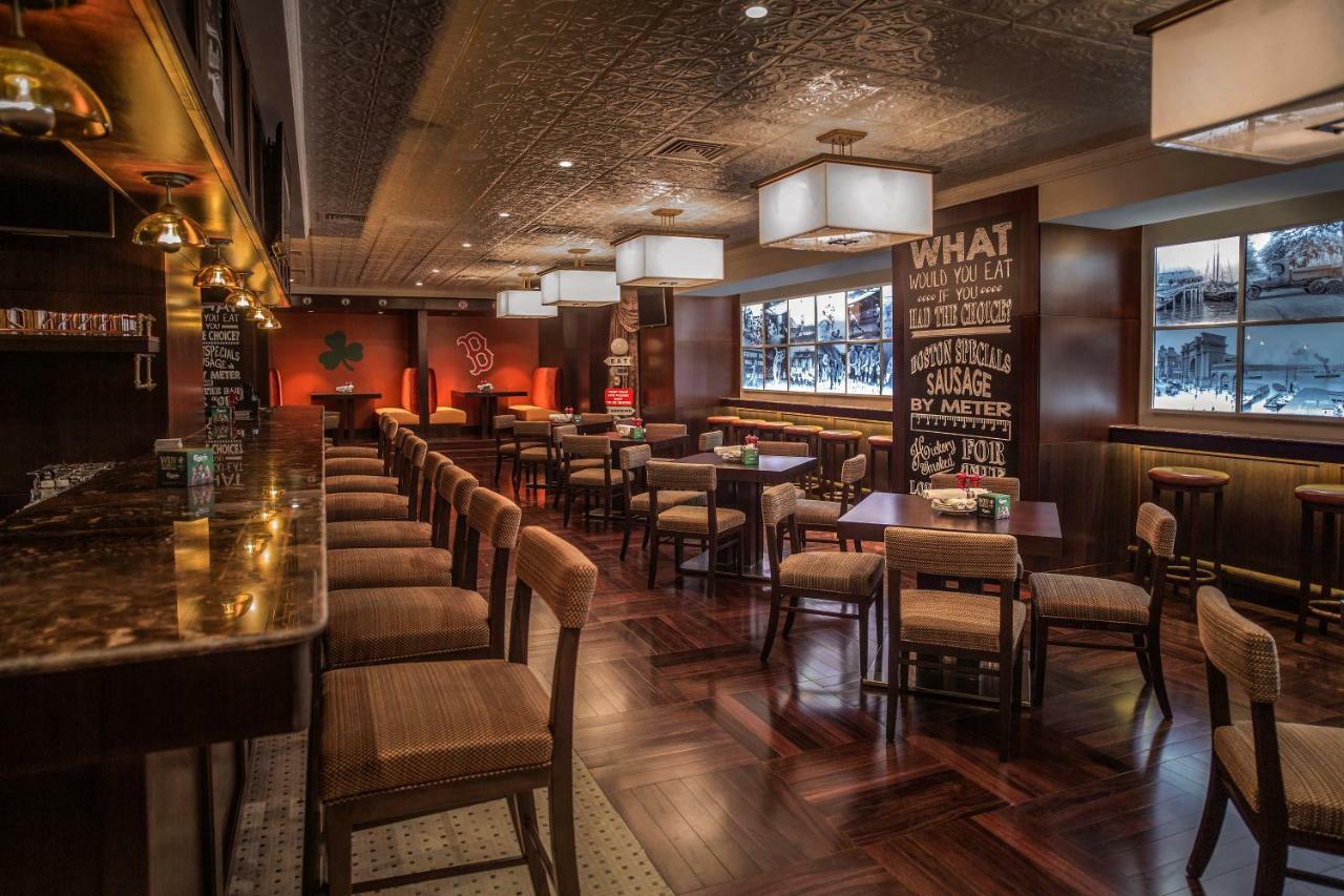 시티 센터 로타나 도하 외부 사진 The interior of the bar